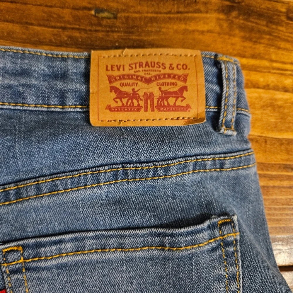 Levis trendy levi
